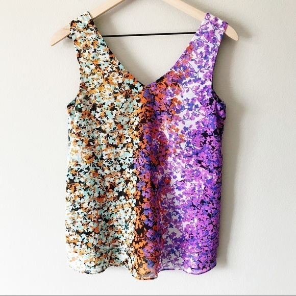 CAbi 5538 Merry Go Round Wraparound Floral Tank XS - Picture 5 of 8